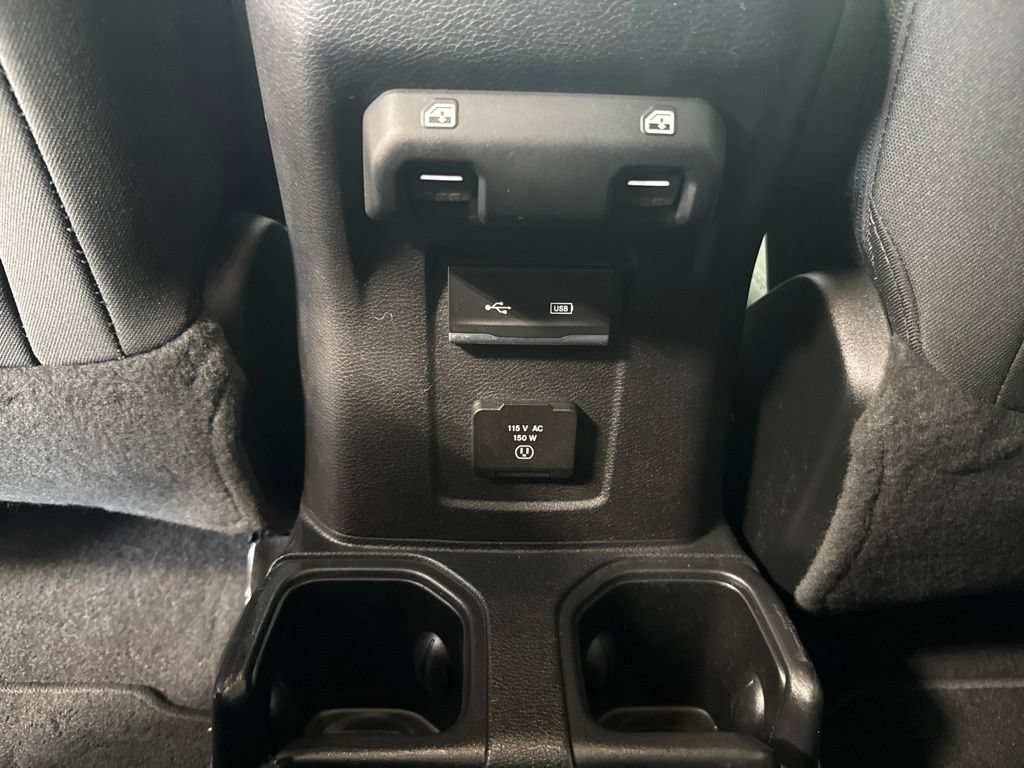 Used 2020 Jeep Wrangler Unlimited Sahara AWD/4WD image 18
