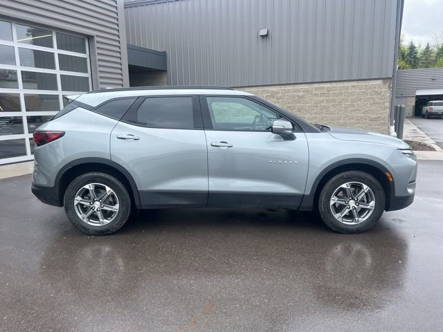 Used 2024 Chevrolet Blazer LT w/ Sound & Technology Package AWD/4WD image 4