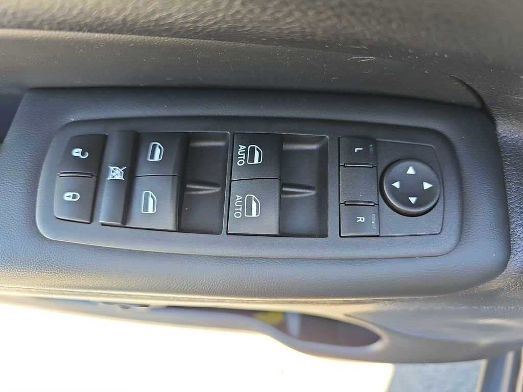 Used 2022 Jeep Grand Cherokee Limited AWD/4WD image 33