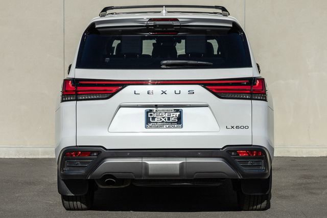 Used 2024 Lexus LX 600 4WD w/ Luxury Package image 4