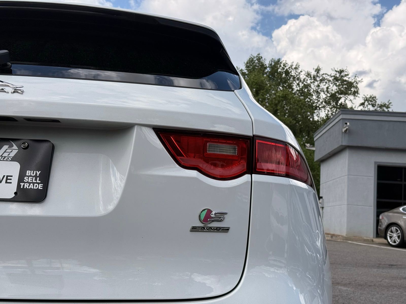 Used 2017 Jaguar F-PACE S image 10