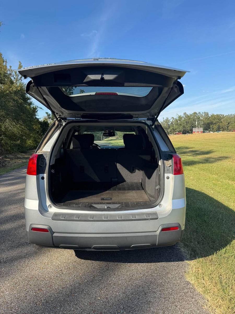 Used 2011 GMC Terrain SLE FWD image 13