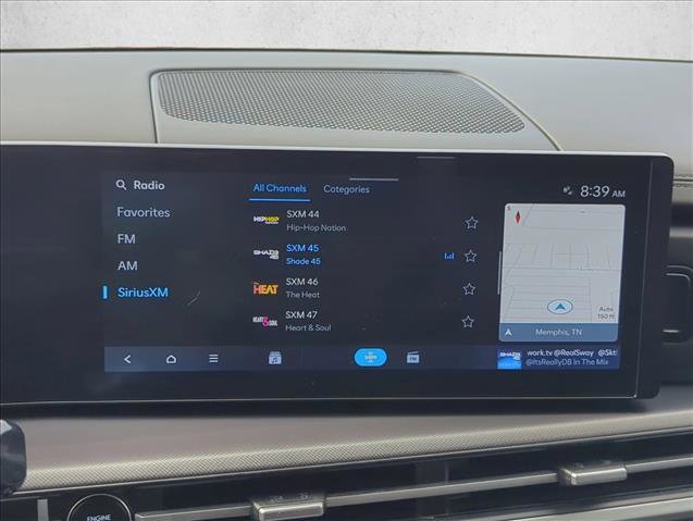 Used 2025 Hyundai Santa Fe XRT AWD/4WD image 16