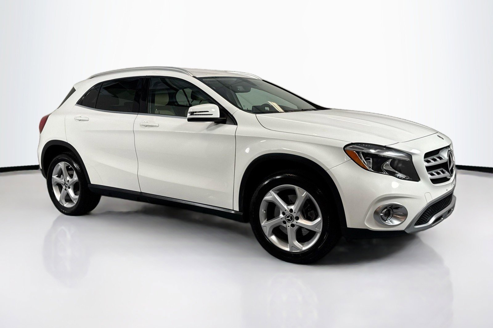 Used 2019 Mercedes-Benz GLA 250 GLA 250 4MATIC SUV w/ Convenience Package image 3