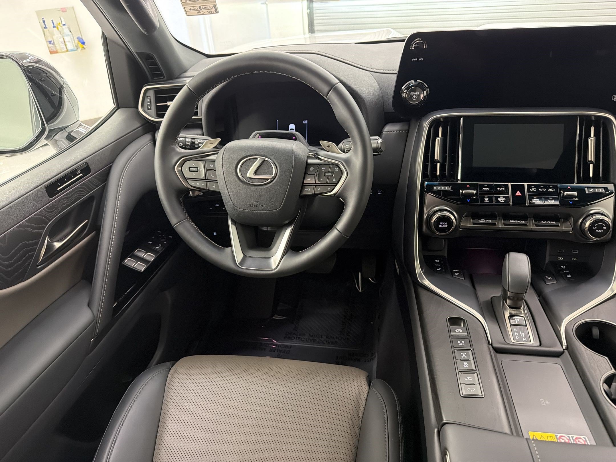 Certified 2025 Lexus LX 700h Overtrail AWD/4WD image 30