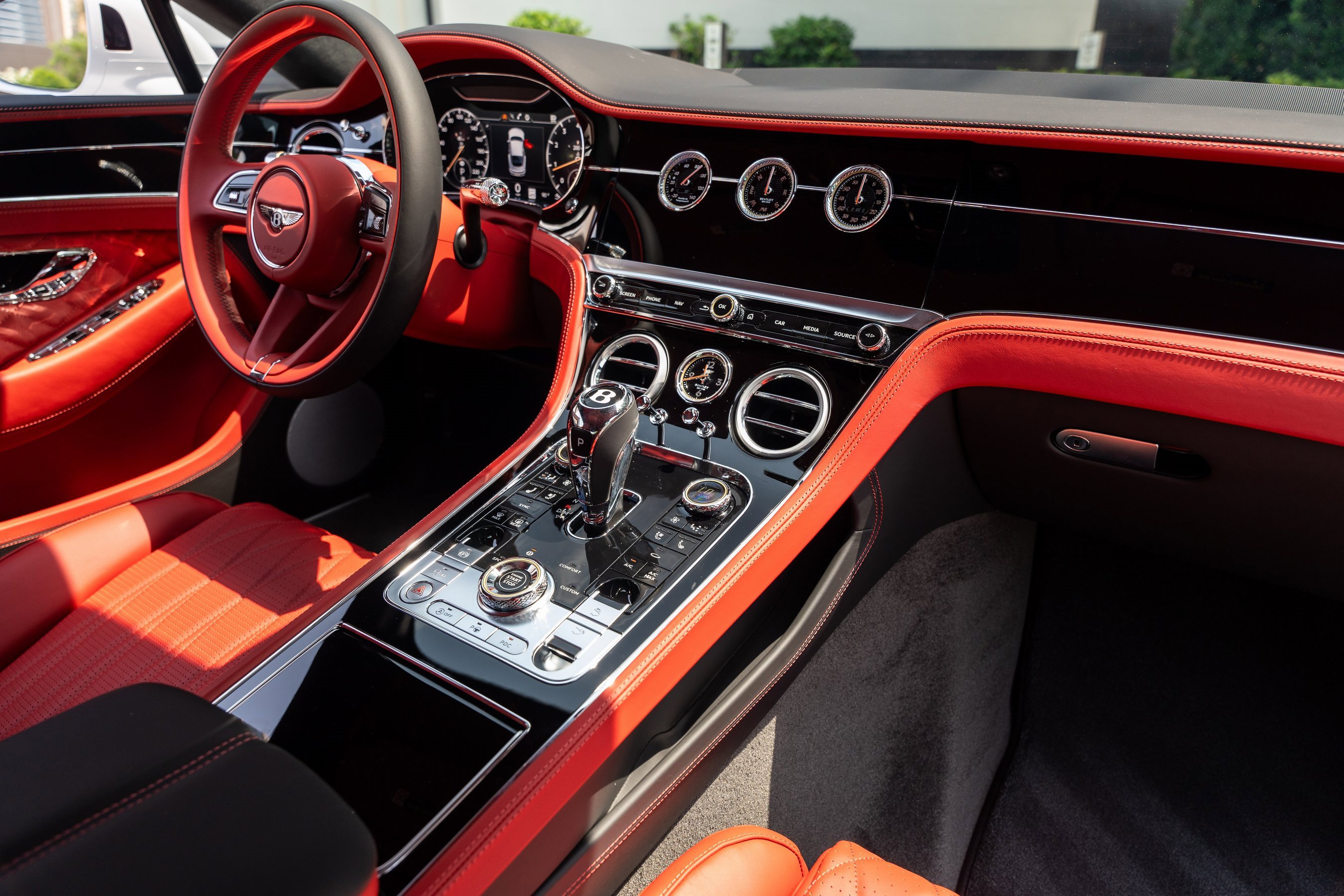 Used 2024 Bentley Continental GT Azure image 30