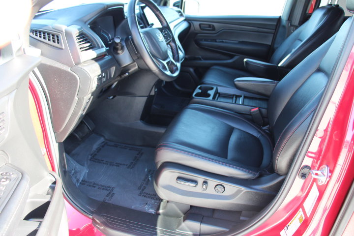 Used 2024 Honda Odyssey Sport image 11