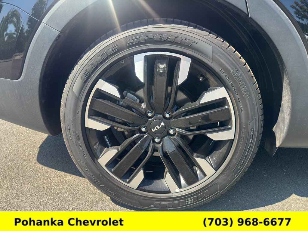 Used 2024 Kia Telluride SX w/ Towing Package FWD image 39