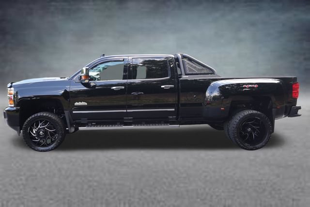 Used 2017 Chevrolet Silverado 3500 High Country w/ Duramax Plus Package AWD/4WD image 4