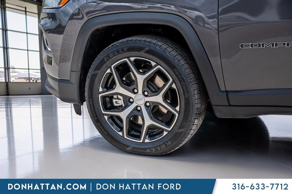 Used 2024 Jeep Compass Limited AWD/4WD image 38