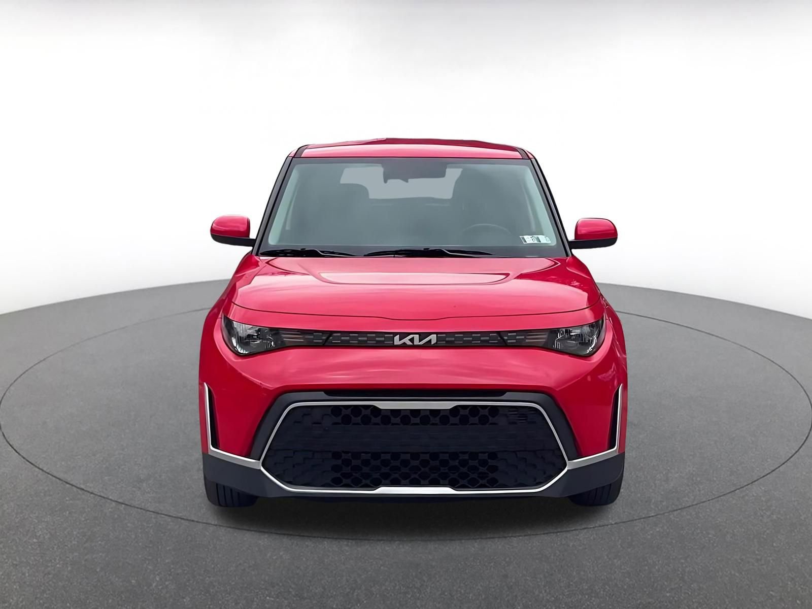 Used 2025 Kia Soul LX w/ LX Technology Package image 4