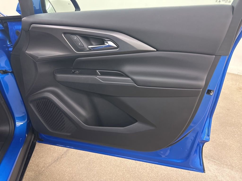 New 2026 Chevrolet Equinox EV LT image 16