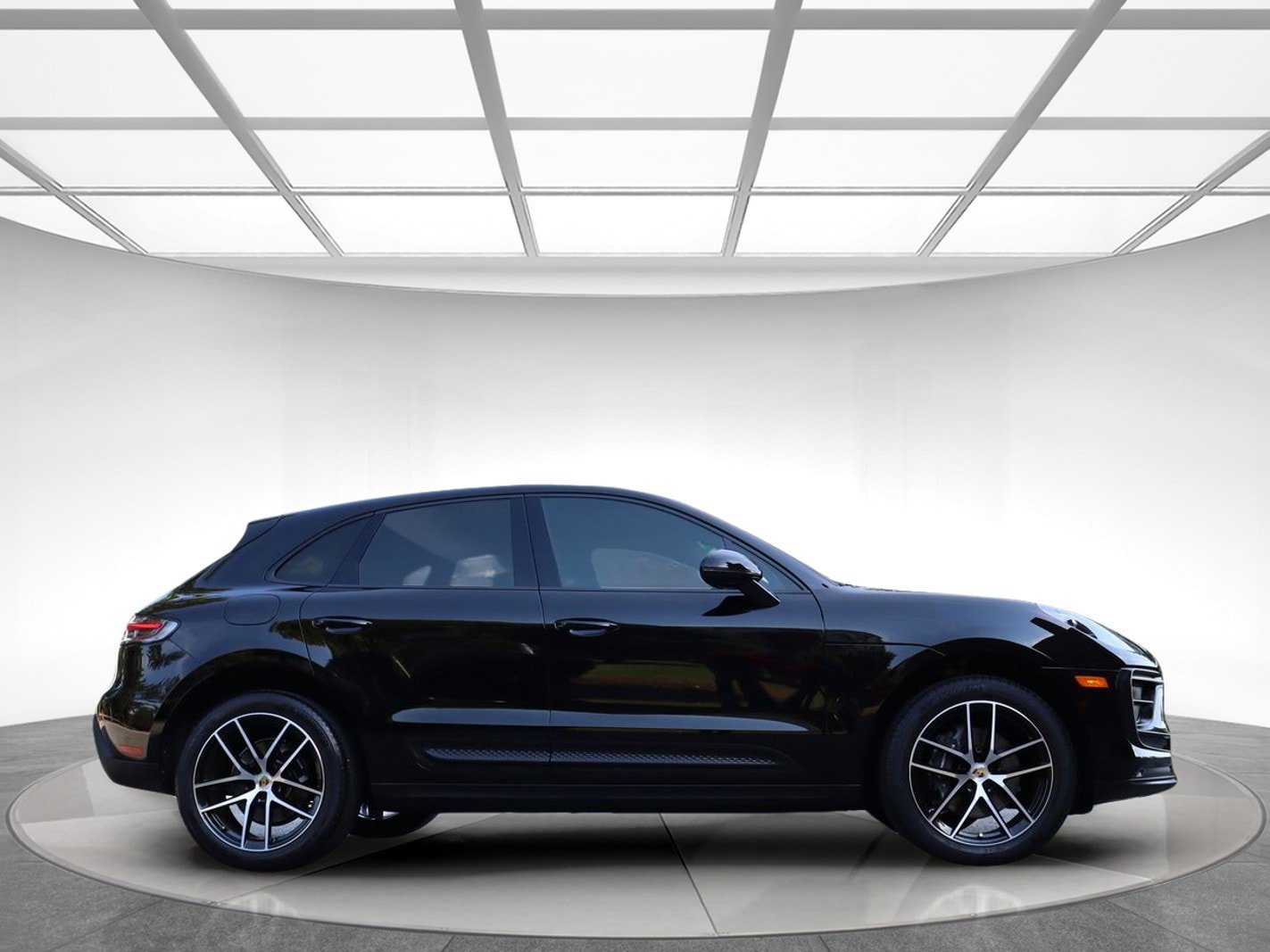 Used 2023 Porsche Macan Turbo AWD/4WD image 5