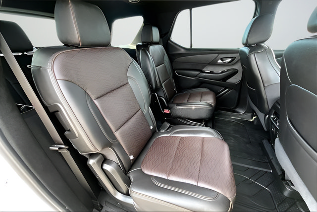 Used 2023 Chevrolet Traverse High Country FWD image 20