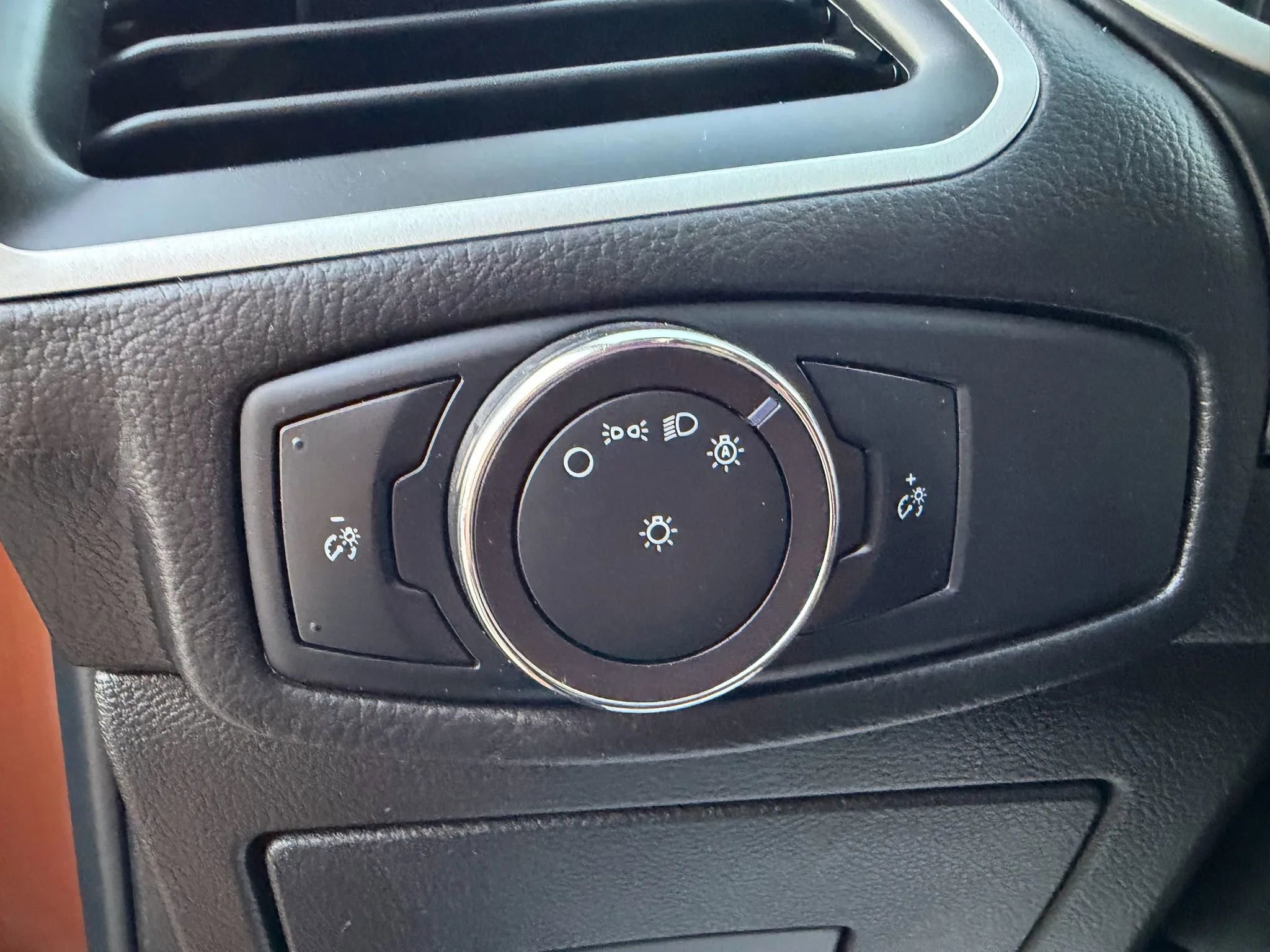 Used 2017 Ford Edge SEL w/ Equipment Group 201A image 28