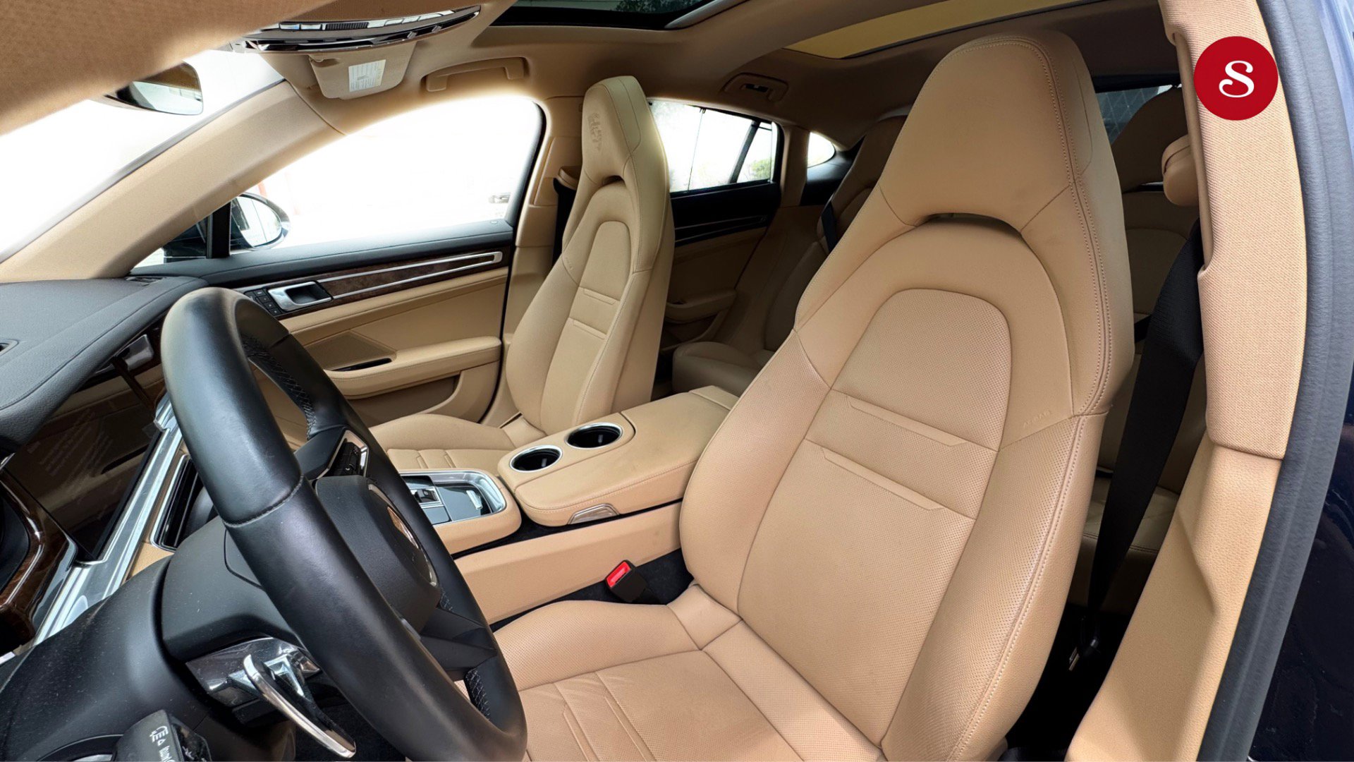 Used 2023 Porsche Panamera 4 Platinum Edition AWD/4WD image 22