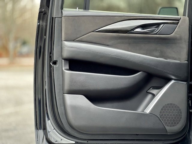 Used 2019 Cadillac Escalade ESV Platinum image 15