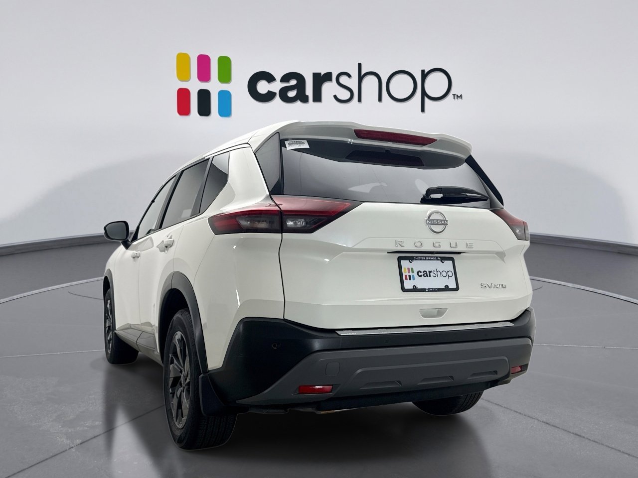 Used 2023 Nissan Rogue SV image 3