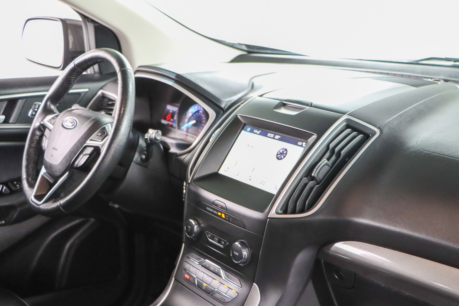 Used 2019 Ford Edge SEL w/ Equipment Group 201A image 25