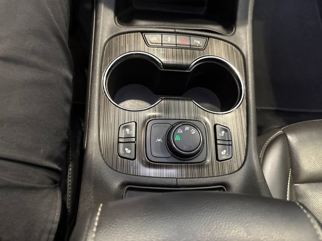 Used 2021 GMC Acadia SLT AWD/4WD image 31