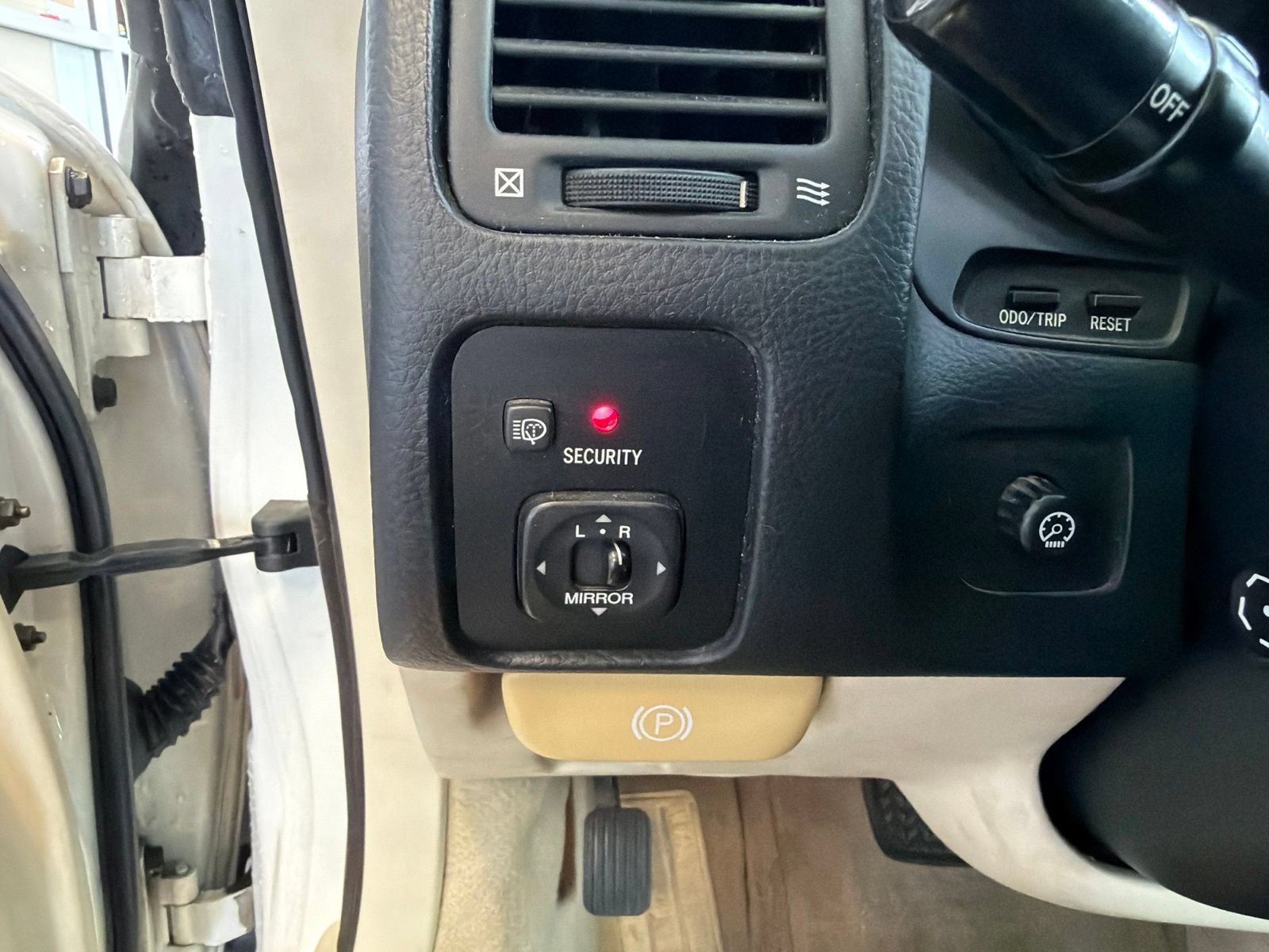 Used 2002 Lexus SC 430 Convertible RWD image 17