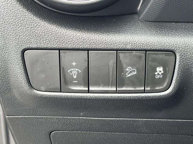Certified 2023 Hyundai Kona SEL AWD/4WD image 25