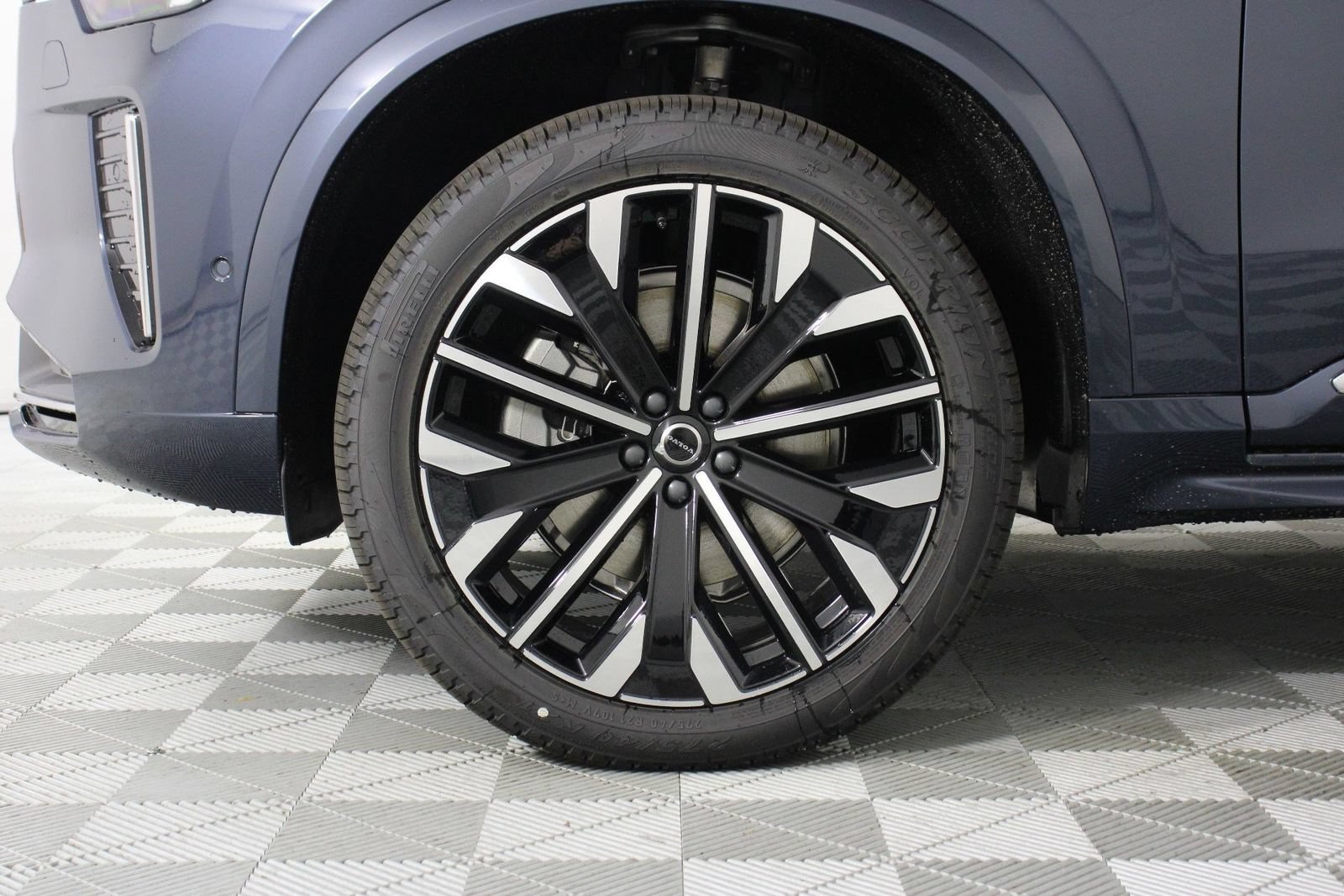 New 2026 Volvo XC90 B6 Plus AWD/4WD image 13