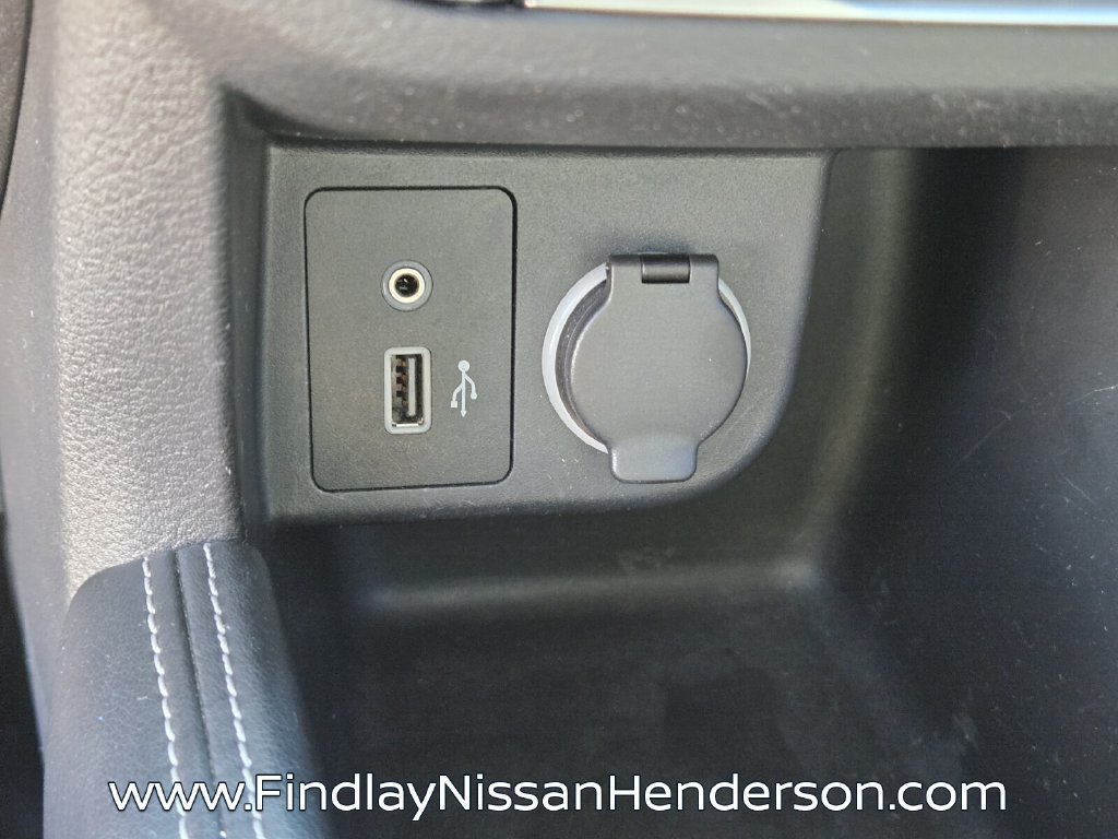 Used 2020 Nissan Kicks SR FWD image 28