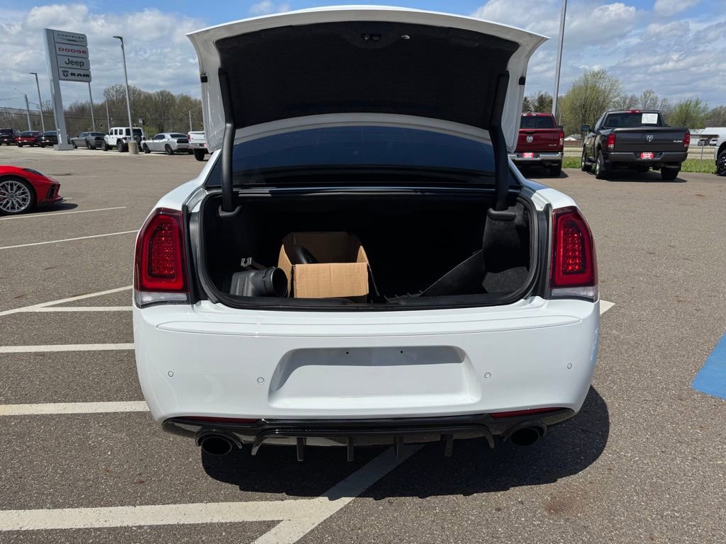 Used 2023 Chrysler 300 C RWD image 10
