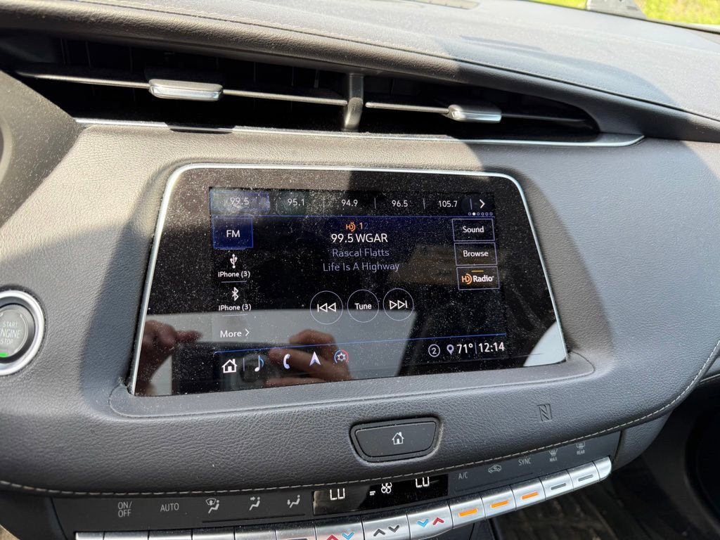 Used 2020 Cadillac XT4 Premium Luxury w/ Driver Awareness Package AWD/4WD image 9
