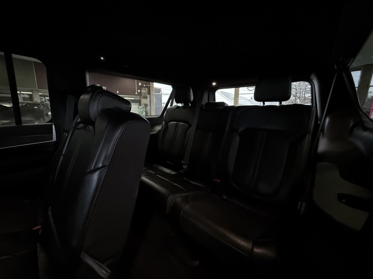 Used 2024 Jeep Wagoneer L Series III w/ Flexible Seating Group AWD/4WD image 32
