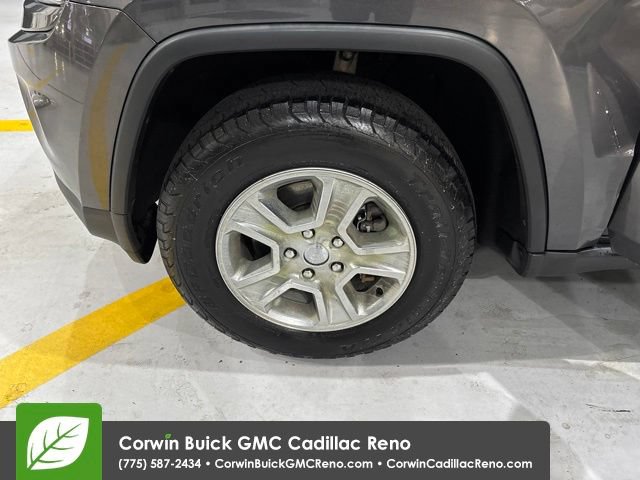 Used 2016 Jeep Grand Cherokee Laredo w/ Quick Order Package 23E AWD/4WD image 30