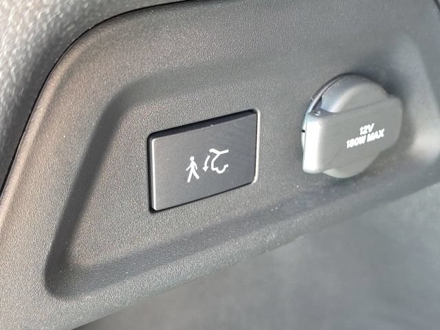 Used 2025 Honda Pilot Touring image 13