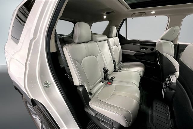 Used 2024 Honda Pilot Touring image 25
