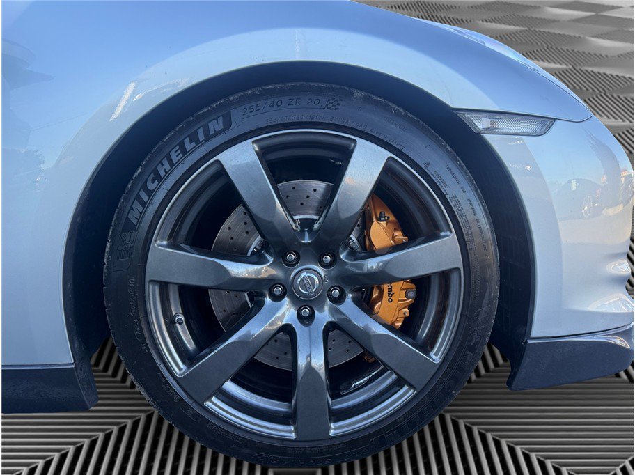 Used 2009 Nissan GT-R Premium AWD/4WD image 14