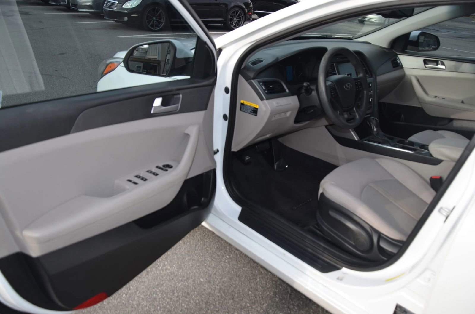 Used 2016 Hyundai Sonata SE w/ Cargo Package image 36