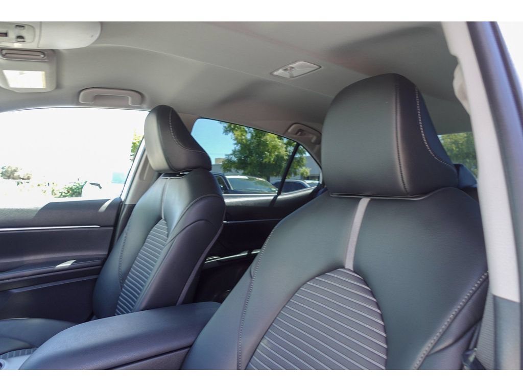 Used 2023 Toyota Camry SE FWD image 11