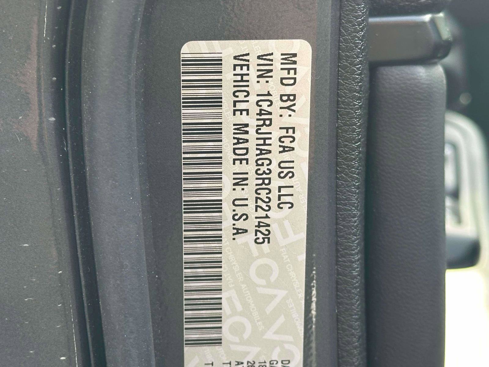 Used 2024 Jeep Grand Cherokee Altitude image 18