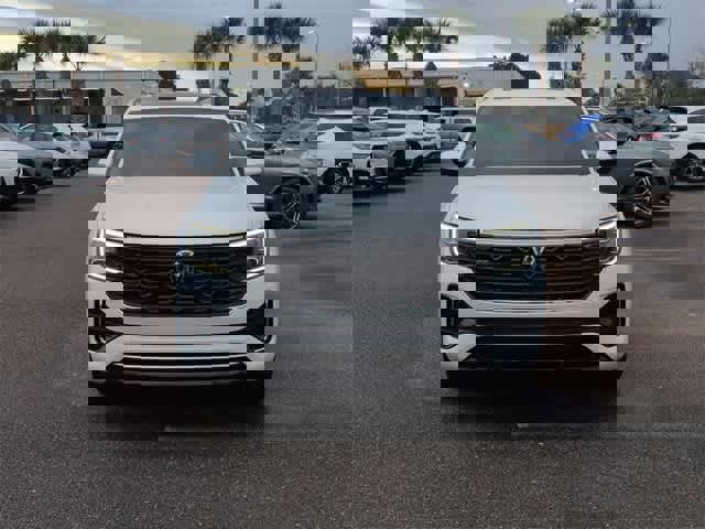 Used 2024 Volkswagen Atlas SEL Premium R-Line image 3