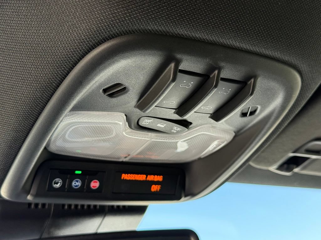 Used 2025 Chevrolet Colorado ZR2 AWD/4WD image 9