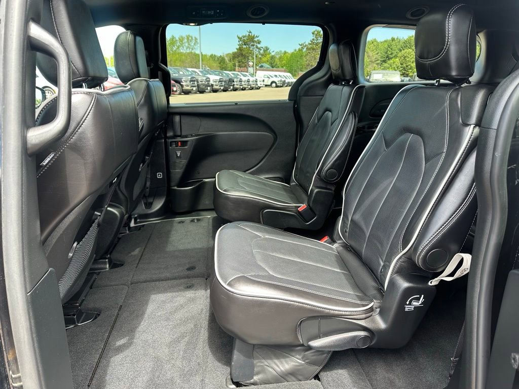 Certified 2026 Chrysler Pacifica Limited AWD/4WD image 14