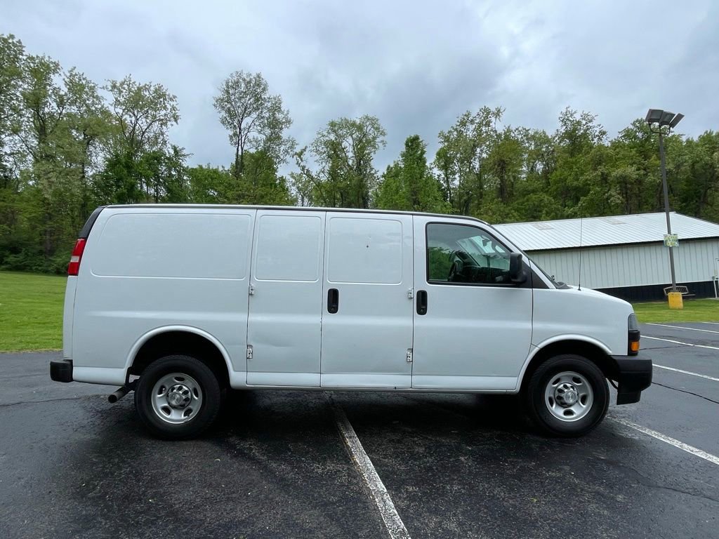 Certified 2021 Chevrolet Express 3500 w/ Driver Convenience Package RWD image 2