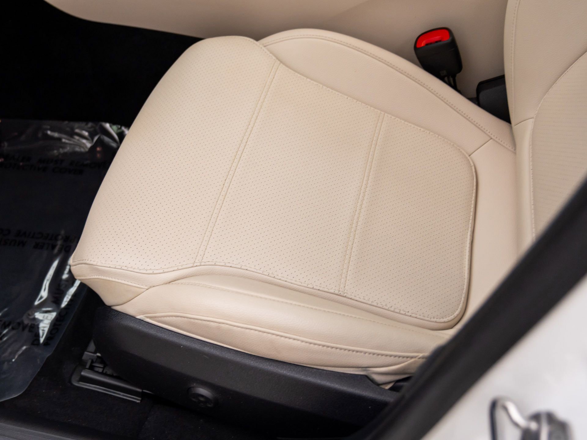 Certified 2023 Mercedes-Benz C 300 4MATIC Sedan image 17