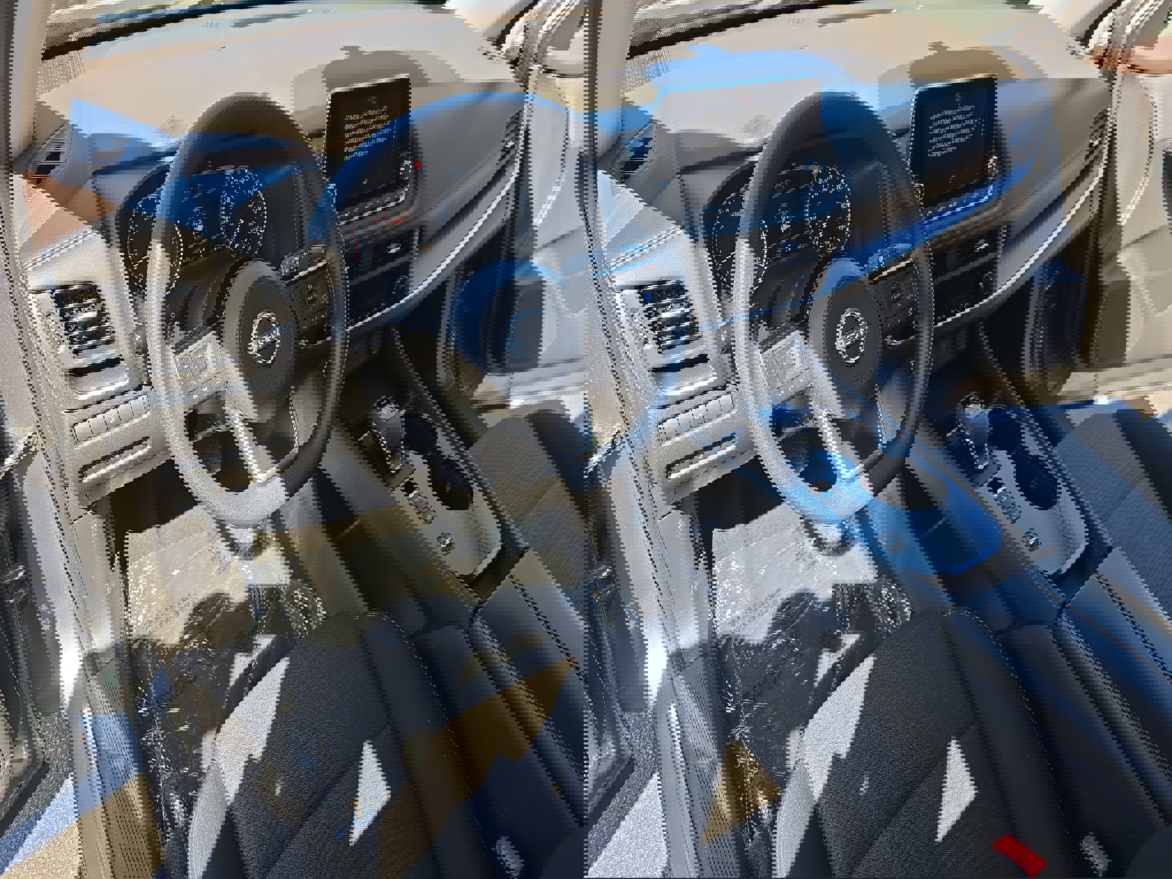 Used 2023 Nissan Rogue SV image 17