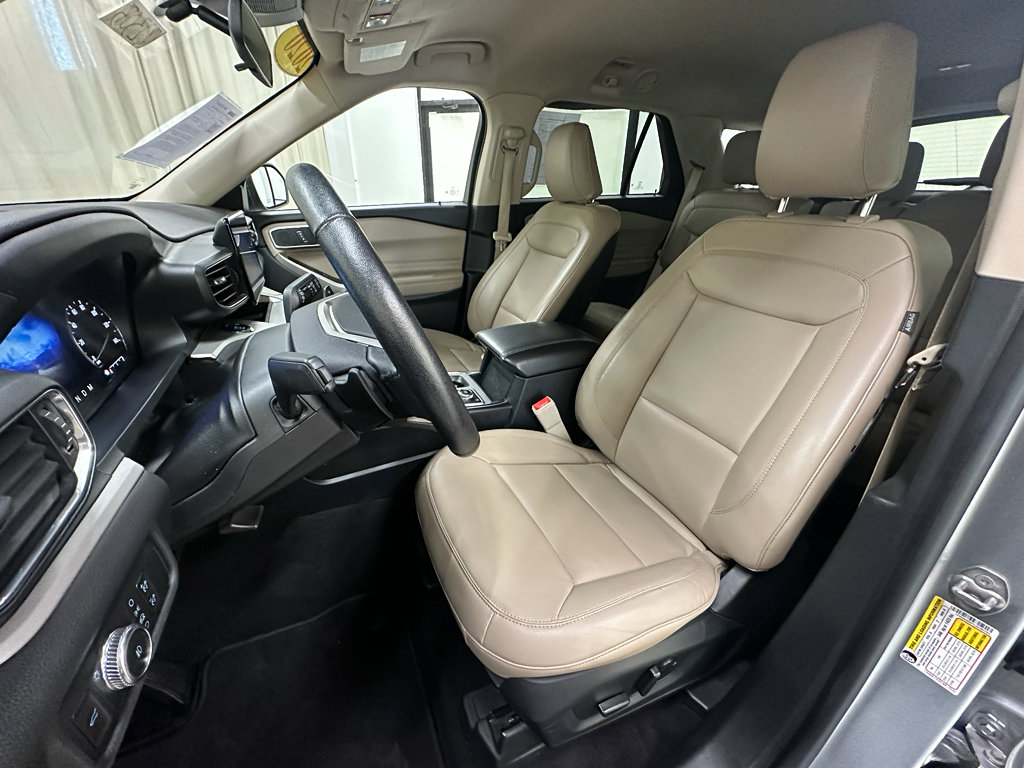 Used 2020 Ford Explorer XLT w/ Equipment Group 202A image 28