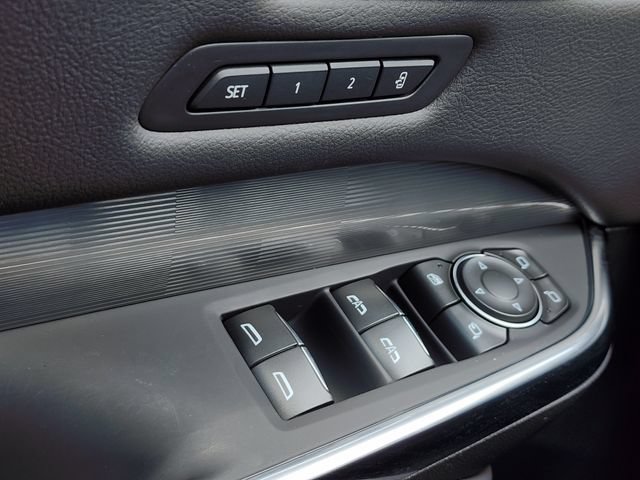 Used 2025 Cadillac XT4 Premium Luxury FWD image 29