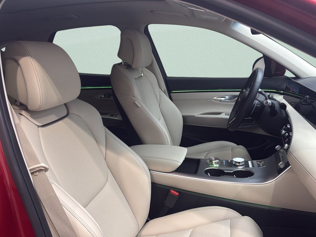 Certified 2026 Genesis GV70 2.5T Select AWD/4WD image 18