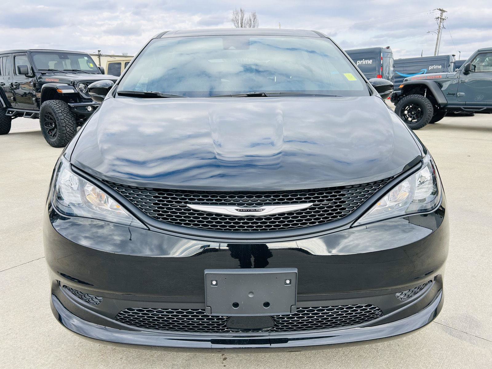 New 2026 Chrysler Voyager LX FWD image 34
