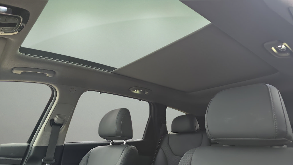 Used 2023 Hyundai Santa Fe Limited FWD image 27
