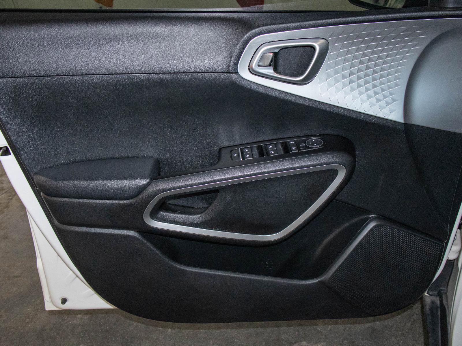 Used 2023 Kia Soul LX w/ Option Group 015 image 10